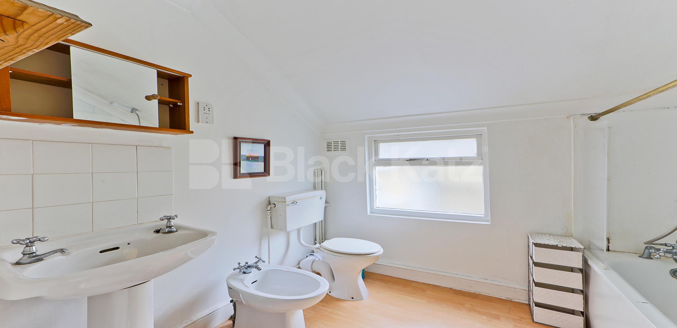 			LET, 3 Bedroom, 1 bath, 1 reception Apartment			 Elms Crescent , Abbeville Village. Clapham